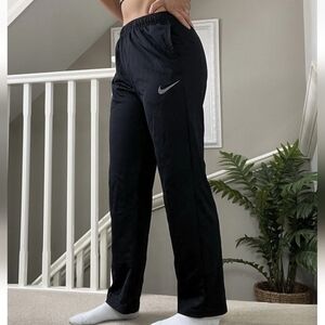 Nike Black Relaxed Fit Track Pants Straight Leg Women's Medium Athleisure Active